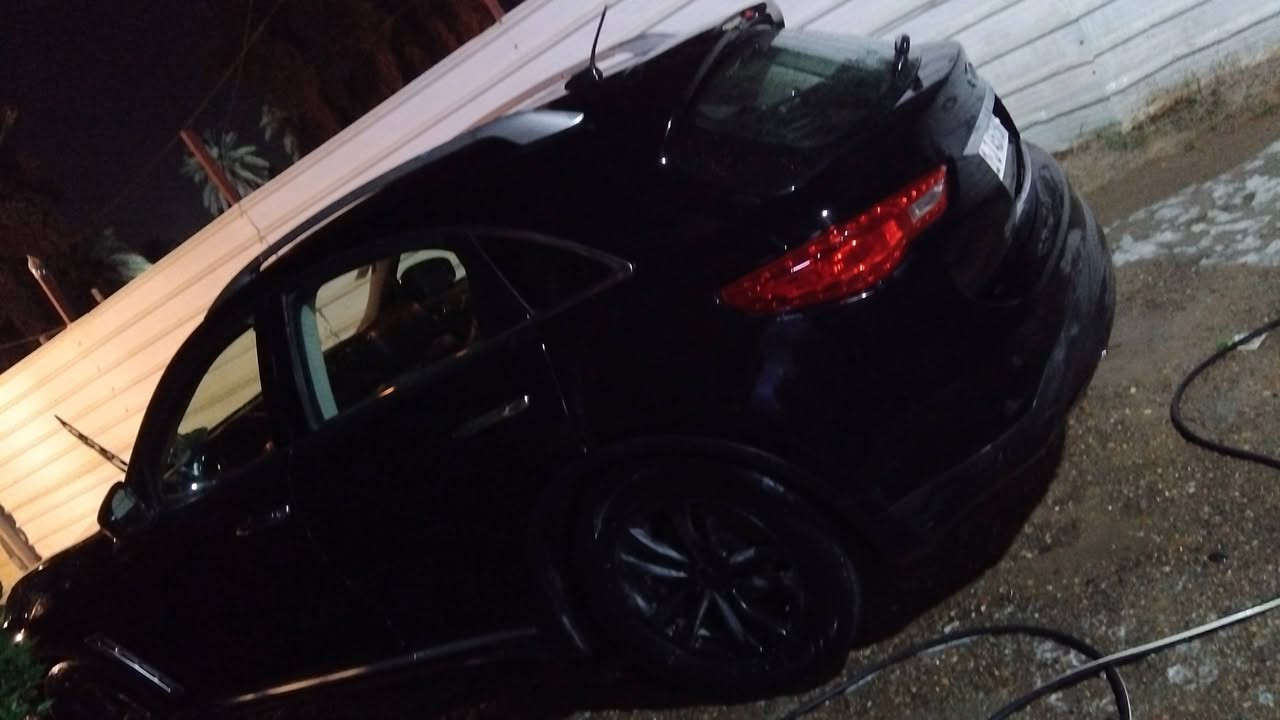 سلام عليكم    انفنتي  fx 35 2009   وارد امريكي حادث جاملغ امامي جهه السائق   رقم بغداد ب اسمي  بيهه قطعه صبغ وقطعتين كلير ماشيه ١٣٠ الف  المكان بغداد السعر ٩٠ وبيهه مجال بسيط  ***********  السياره نقصهه  دبلات وبوش ميزانيه  وعطل بحساس الvvt  فقط الباقي كله مابي شي كهربائيات كلهه شغاله
