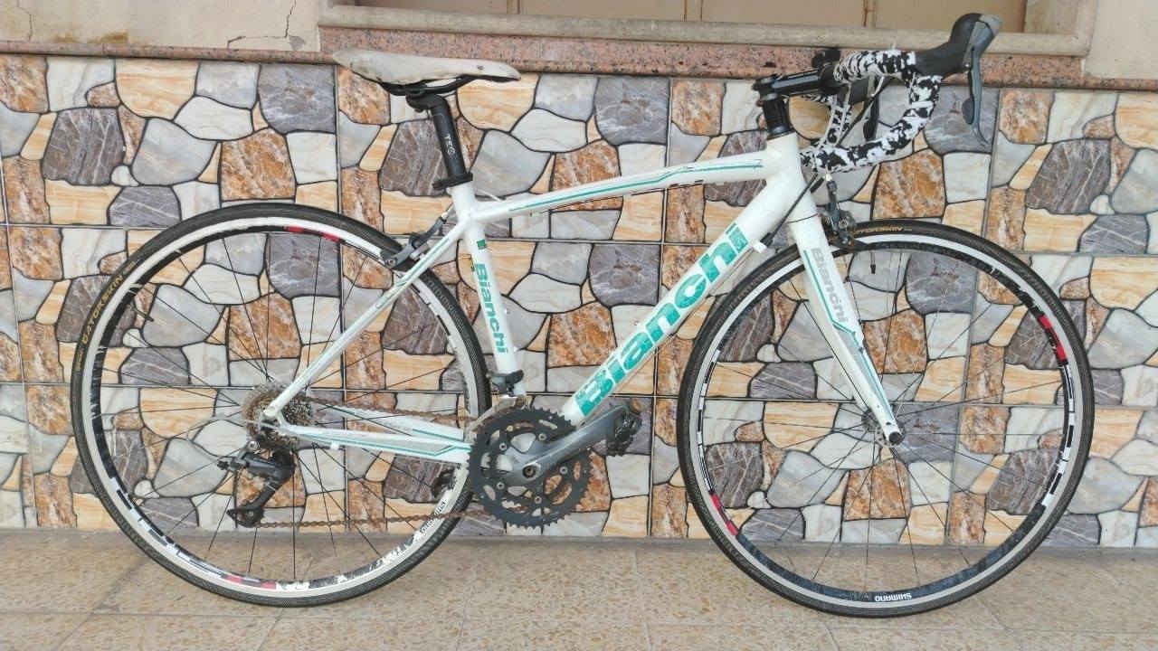 يا الله.. ثلاث قطع رود (سباق) ماركة  gt و bianchi (بيانكي) وأيضا مارين  (marline)كلارس

ال gt حجم الفريم M  ماشة كاربون فايبر بدالات  9 *2 السرع ويالة R500 عتلة سورا مختمة كامل gt نضيفدا ومابيها اي نقص من حيث الميكانيك والتبديل والاطارات 

البيانكي حجم الفريم 50 ماشة كاربون فايبر بدالات 8* 2
ويالة R500 سستم كامل clarse (كلارس)  نضيفة مابيها اي نقص نسبة نضافتها عالية وجاهزة الميكانيك والتبديل  والاطارات 

المارين حجم الفريم 48.5 بدالات 8* 2 سستم كلارس
نضيفة جدا وجاهزة وكل أغراضها بلادية مختمة مارين

الأسعار بيها مجال ان شاء الله

المكان موصل متوفر توصيل كلل المحافظات تواصل خاص او ع رقم *********** أو واتساب
