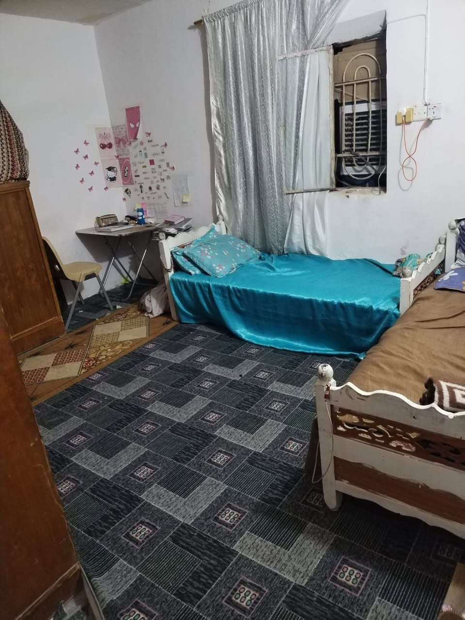 دار للبيع المساحه 120 متر مربع
يحتوي على غرفتين وصاله وستقبال ومطبخ وصحياة وحمام العنوان حي العسكري شارع 60 قريب حسينية ام البنين مراجعة مكتب الكعبي للعقار *********** وتساب اتصال
