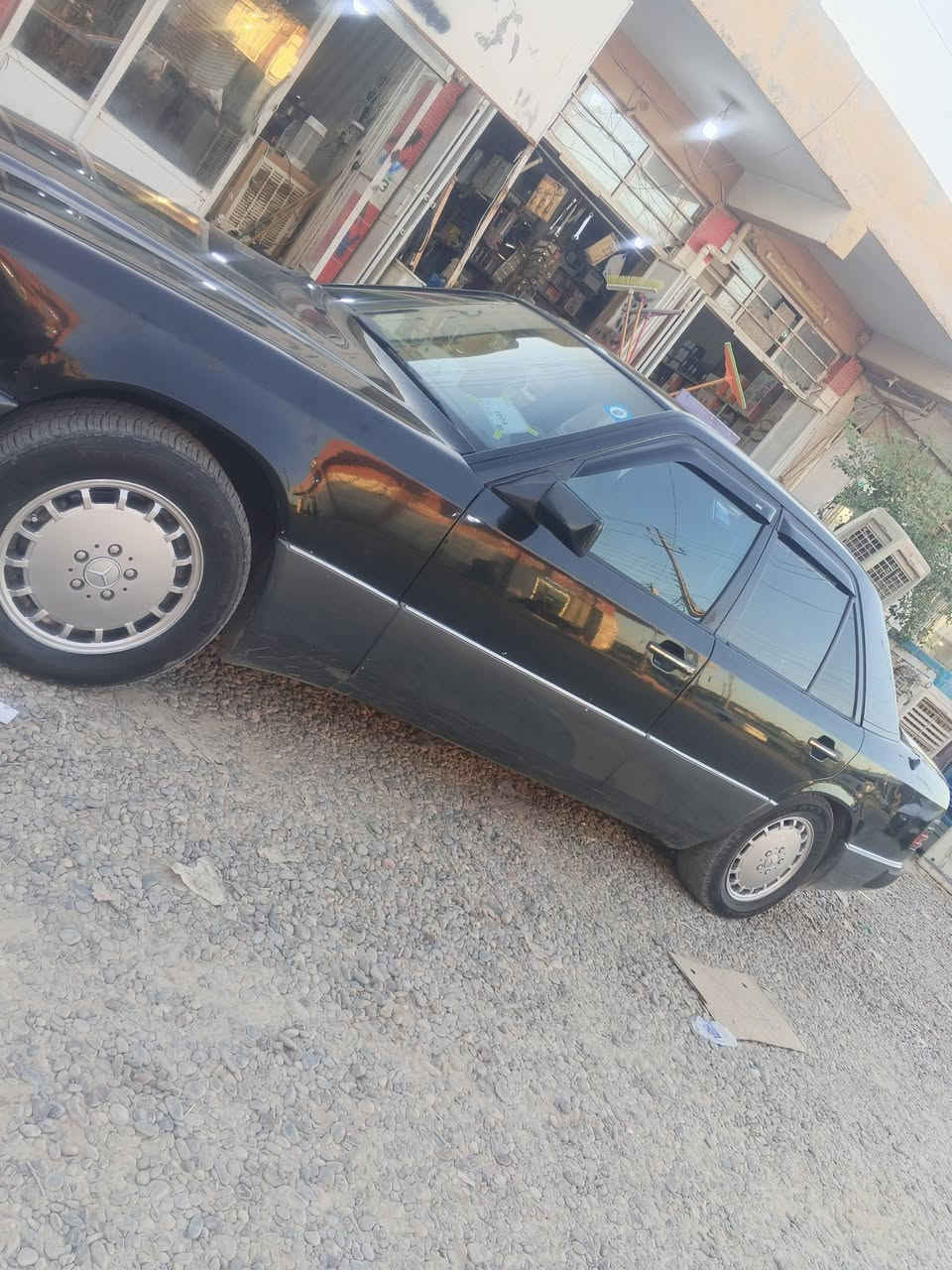 سياره للبيع مارسدس 300 فول اوتماتيك موديل 88 سعره 65وبيه مجال مكان سياره سامراء اتصال ع***********
