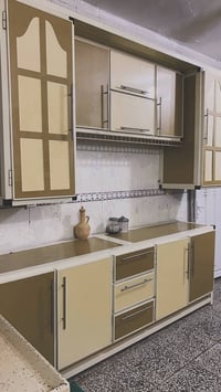 كاونتر مترين ونص بسعر 450 الف وبي مجال للاستفسار/ 07708439659