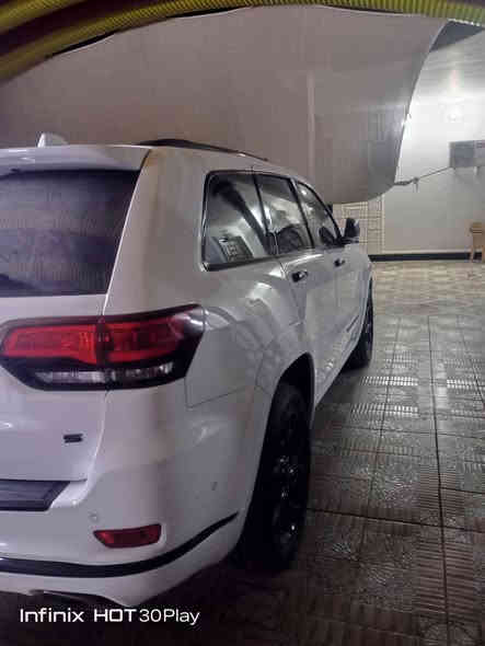 سلام عليكم
جيب كراند شيروكي فئه sاس (خليجي)ام رادار موديل2022 فول مواصفات وكاله هارلم ام ضمان المحرك6
ملاحضه السياره مغلفه بي بي اف كامل ppF سياره مكفوله كفاله عامه من صبغ من ضربه  سياره ماشيه 21 الف ميل نقطه عاميه 
داخل احمر 
دفع رباعي 4x4
 رقم سياره  اربيل 
سعر سيارة 42 بي مجال 
العنوان الرمادي 
رقم ***********
