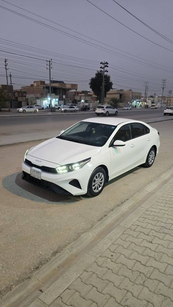 السلام عليكم
سيراتو 2023 للبيع 
محجوزه للمصرف استقطاع مباشر 
رقم بغداد صاحب السياره موجود ابغداد يسوي وكاله بل مركبه
السياره بيه شبر بارد بل جاملغ الأمامي اليمين وبيه بل باب مال سدر كارت 4 أصابع فقط والباقي كفاله السياره نضيفه لزكات الشركه بيه محرك 2000
مكان السياره نجف كوفه 
السعر 150 
للاستفسار 『***********』
               『***********』 النجف, العراق
