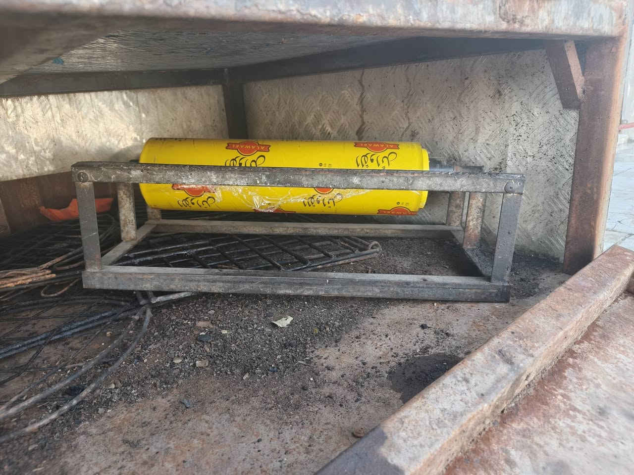 شوايات سمك كاملات محل كامل للبيع ***********
