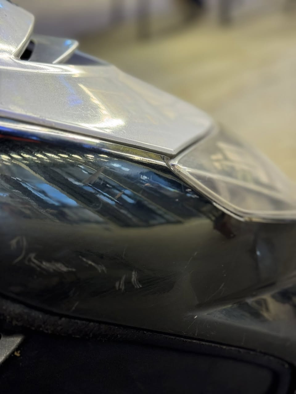 دراجه سكنز فحل كابريتر
دراجه ميحتاج اسولف عليها ابد 

اذا تجي واكو غير البل الفديو تاخذها بلاش 

دراجه كامله مكمله من عده الشاشه شغاله بس الرقام ماكو 

قبق رياضي

صالنصه رياضي 

يدات رياضي 

اشاير زنون 

لايت عالي ناصي 

تفاصيل كلها بل الفديوالدراجه اذا مو خرسه ترجع مكفوله من كلشي 

سعرها 725الف وبيها مجال لشراي 

عنواني بغداد الشعب شارع عدن 

رقم الهاتف *********** 24ساعه متواجد
