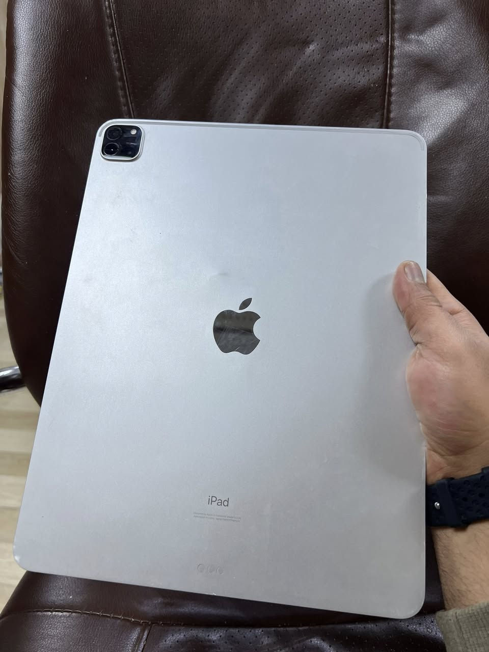 السلام عليكم
للبيع  
ايباد        اكبر حجم 12.9   موديل    2020

ذاكرة          256

بطارية     🔋          85

لون    سلفر    

عربي شرق اوسط    بدون ملحقات       الجهاز كلة شغال  
مبدل كلاس شاشة فقط شاشتة اصلية    وكلشي مبيها شغالة 
 
السعر  425  الف  

العنوان بغداد   حي الجامعة 

رقم    ***********
