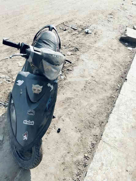 دراجه نضيفه كهربائيات كامله بغداد الرئاسه شارع 20 ب600 بيها مجال قليل رقم ***********
