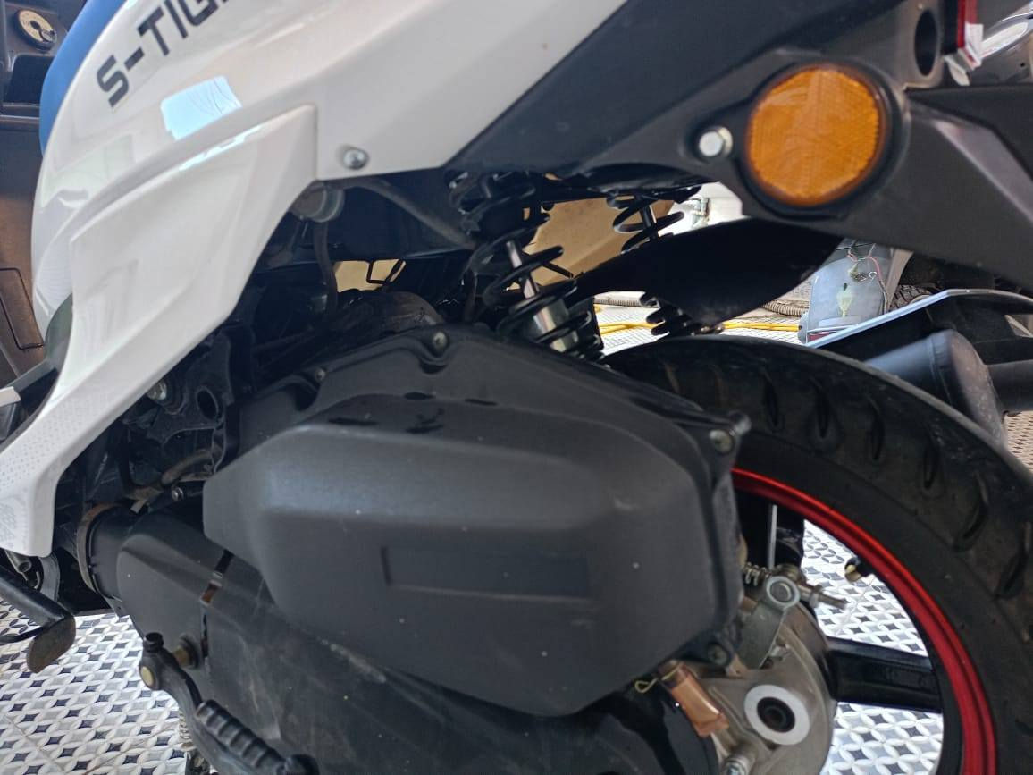 السلام عليكم
دراجه للبيع اوتماتيك سترونك اكس ماكس مدرع
دراجه مواصافات ونضافه فول مكفوله كفاله عام
شرط الفحص السعر 1200 مليون وميتين الف
مكاني الرفاعي رقم الهاتف ***********
