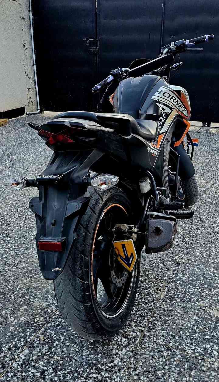 متاح للبيع...
هوندا سي بي هورنت ١٦٠
(Honda cb hornet160)
اوراق استنساخ ابيعك كلك
الدراجة نضيفة وكل نقص ما بيها ترايك للبصرة ✈️
دراجة حلوة واقتصادية كلش تجي تفحص وتشوف بعينك .
مكاني بابل - سدة الهندية .
السعر ١٣٠٠ وبيها مجال حك جيتك


**إذا كنت صاحب هذا الإعلان وتريد حذفه لأي سبب، رجاءا أرسل رسالة إلى الدعم الفني**