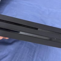 بلي 4 برو 1تيرا بايت نضيف ومامفتوح مع 3 جوستك ثنين شركة ووحده كيمنك  م...