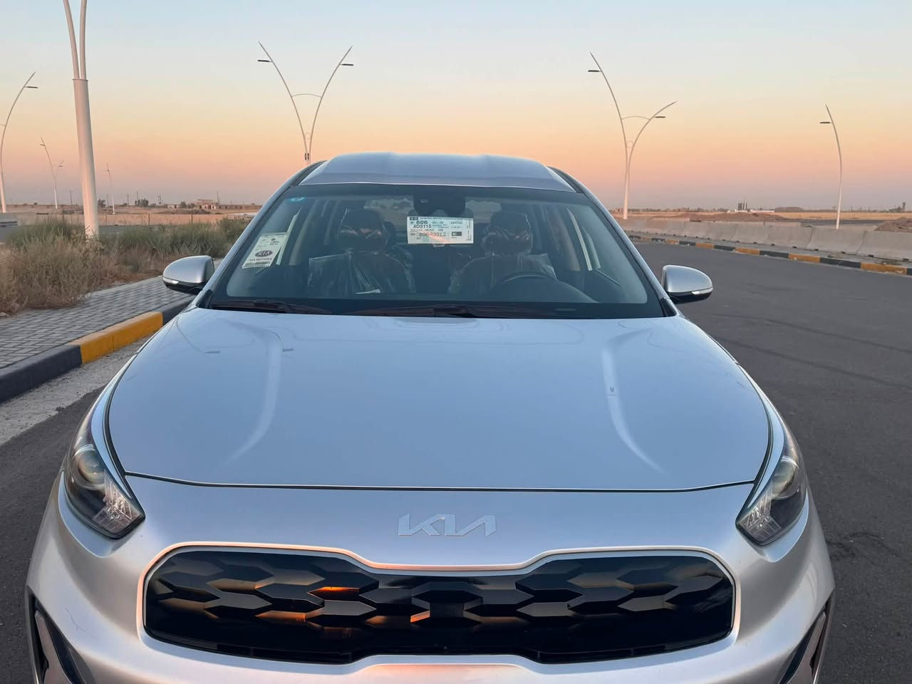 الطيبين السلام عليكم سعر ((135$))وبيها مجال 
سيارة كيا نيرو ((((بانزين + كهرباء )))))
- موديل 2024 
- وارد خليجي 
-ضررها فقط باب وجاملغ خلفي وبارد بالجاملغ الامامي
- كير اوتوماتيك
- بصمة تشغيل 
- بصمة ابواب 
- داخل اسود  كلش حلوه وجديده 
- سيارة كامله مابيها اي نقص 
- حدادية اماميه جديدة 100٪ 
- حدادية خلفيه 100‎%‎
-رقم بغداد مداور ثاني يوم 
يعني السيارة مابيها نواقص ترايك وين ماتريد 
موقعي صلاح الدين سامراء 
***********
