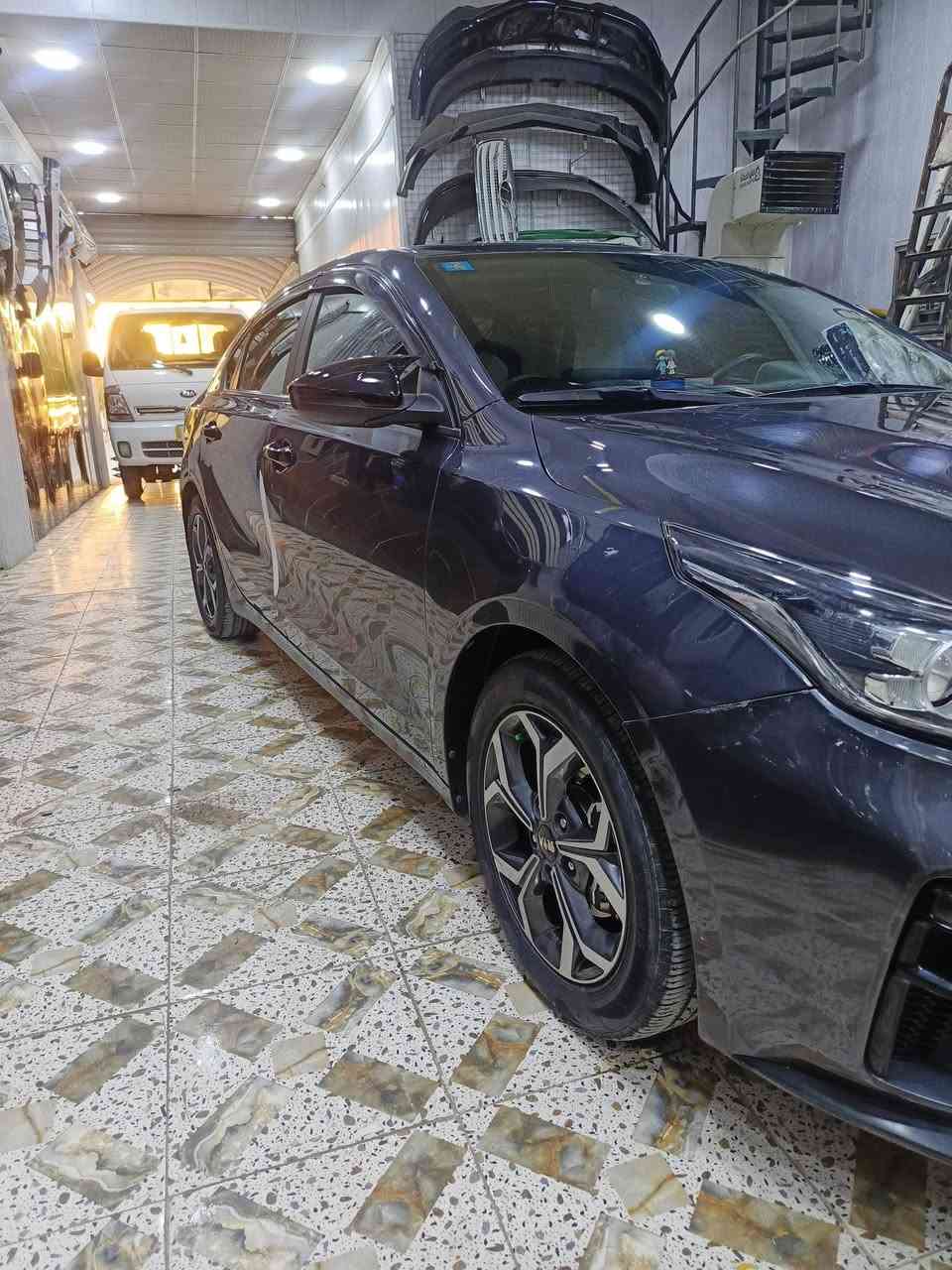 السلام عليكم مراوس مع جارجر   لو أوباما 
كيا فورتي ٢٠١٩
بيها بس بنيد مبدل نفس لون بدون دواخل 
***********
