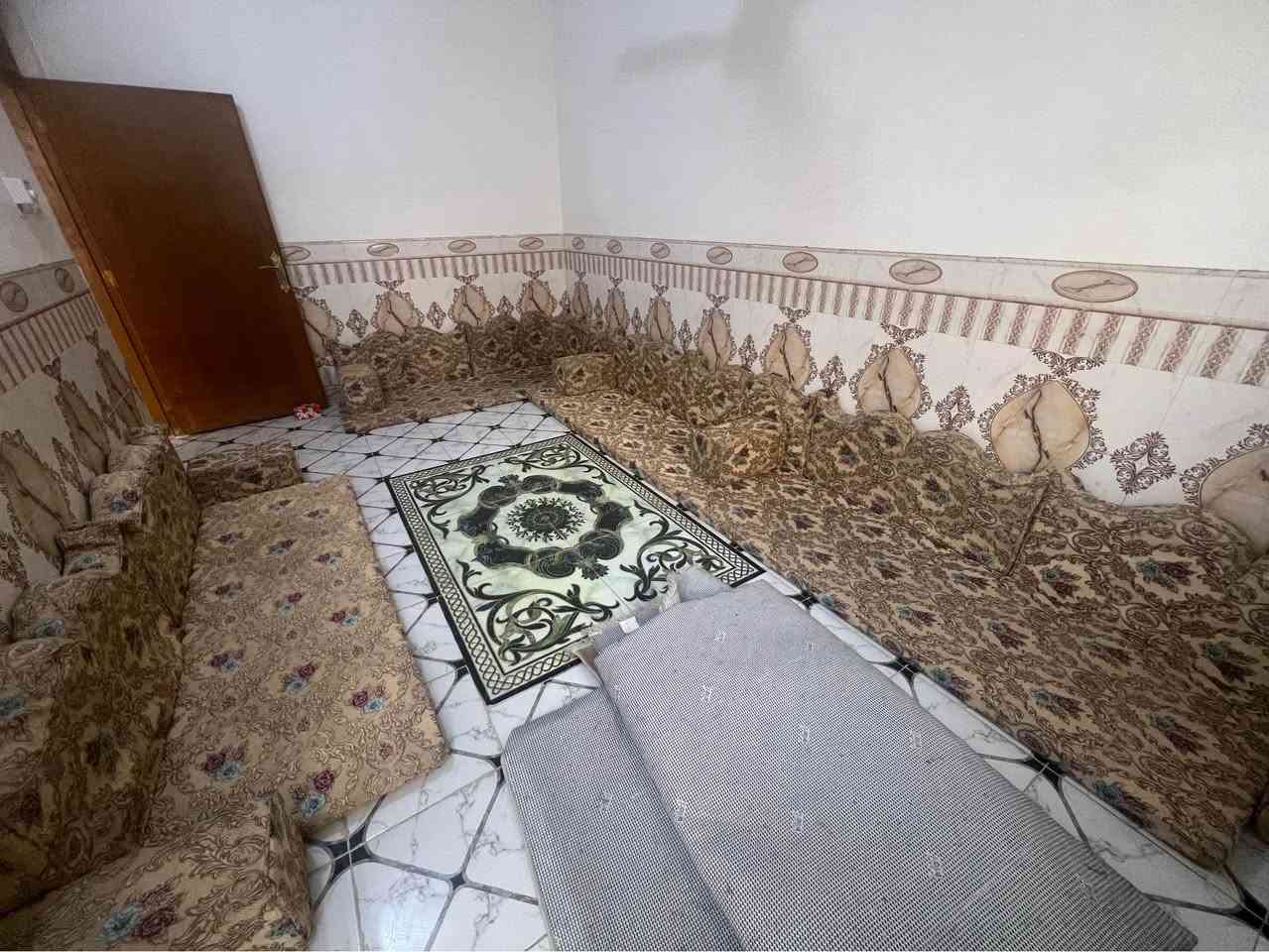 ديوان ارضي استعمال قليل اربع دواشك مع الزاويه والتجوات والامخاد كل دوشك مترين السعر ١٥٠ وبي مجال قليل  اكو تصوير فيديو للديوان بعد أوضح النجف, العراق


**إذا كنت صاحب هذا الإعلان وتريد حذفه لأي سبب، رجاءا أرسل رسالة إلى الدعم الفني**