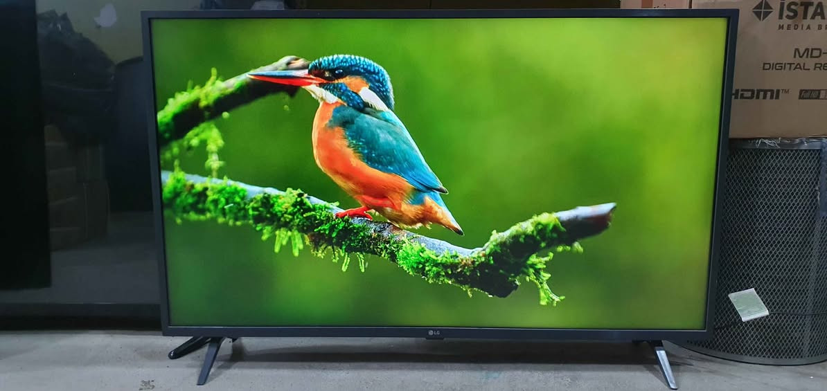 تەلەڤیزیۆنی LG قەبارە 43 سمارت HDR
سەتەلایتی تێدایە مۆدێل LM6300PBD
خاوێنە نرخی 150000 بێ مامەڵە لە
هەولێرەواتساپ *********** أربيل, العراق
