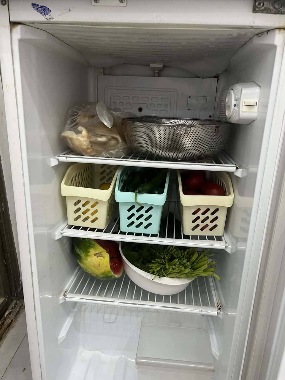 ثلاجه حجم 16 كبيره نضيفه شرط الفحص والتجميد 
سعر 160 الف بيه مجال بسيط
رفاعي شارع لاطفاء ،


**إذا كنت صاحب هذا الإعلان وتريد حذفه لأي سبب، رجاءا أرسل رسالة إلى الدعم الفني**