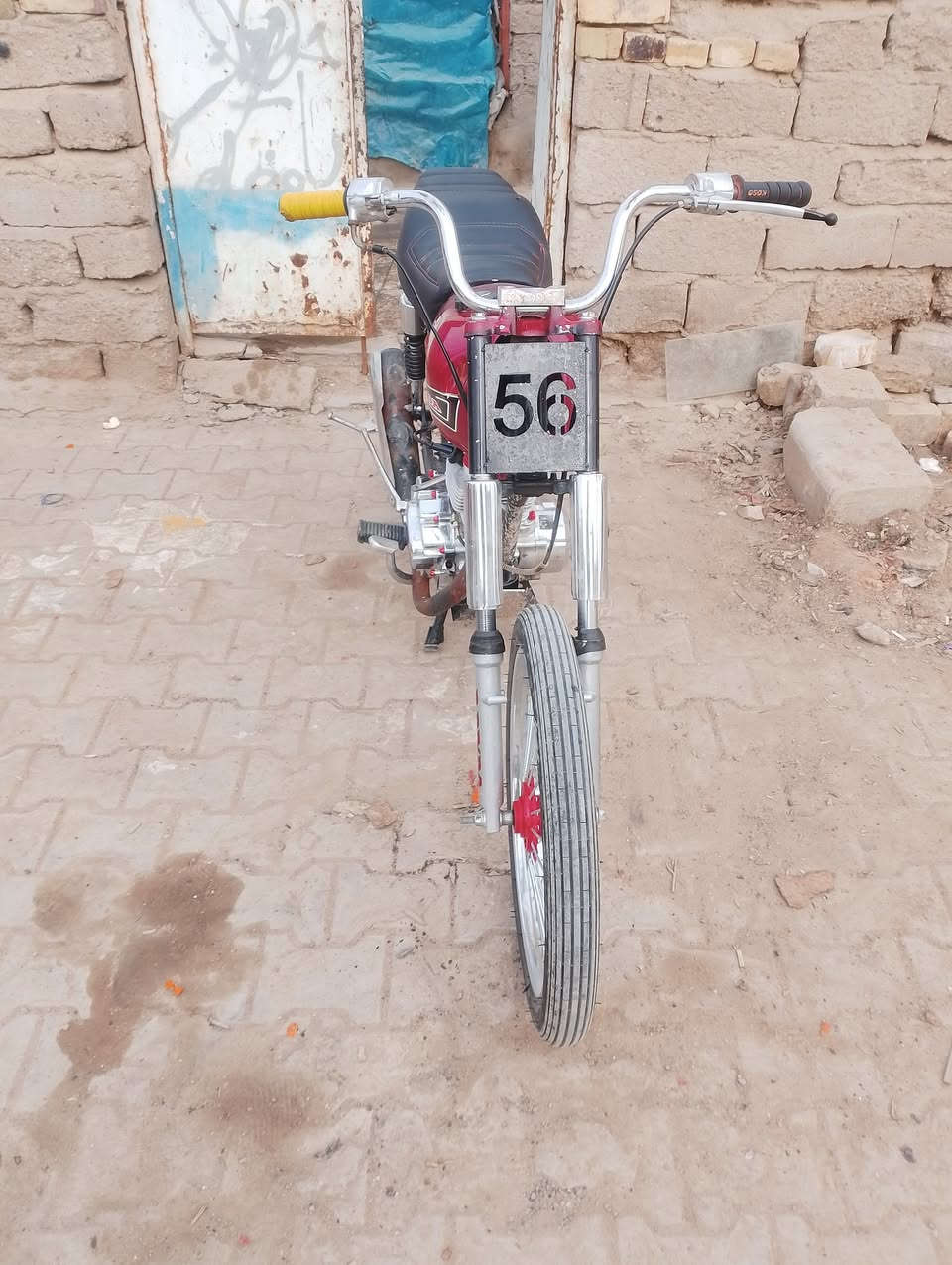 السلام عليكم دراجه للبيع كلك تعمير 25المكينه مامفتوحه الشراي خاص ***********

