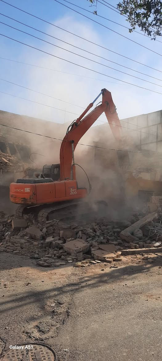 تفليش🏠🏡🏢دور سكنيه  رفع نقاذ بسعر مناسب العنوان ميسان /العماره للستفسار نتصل على الرقم ***********
