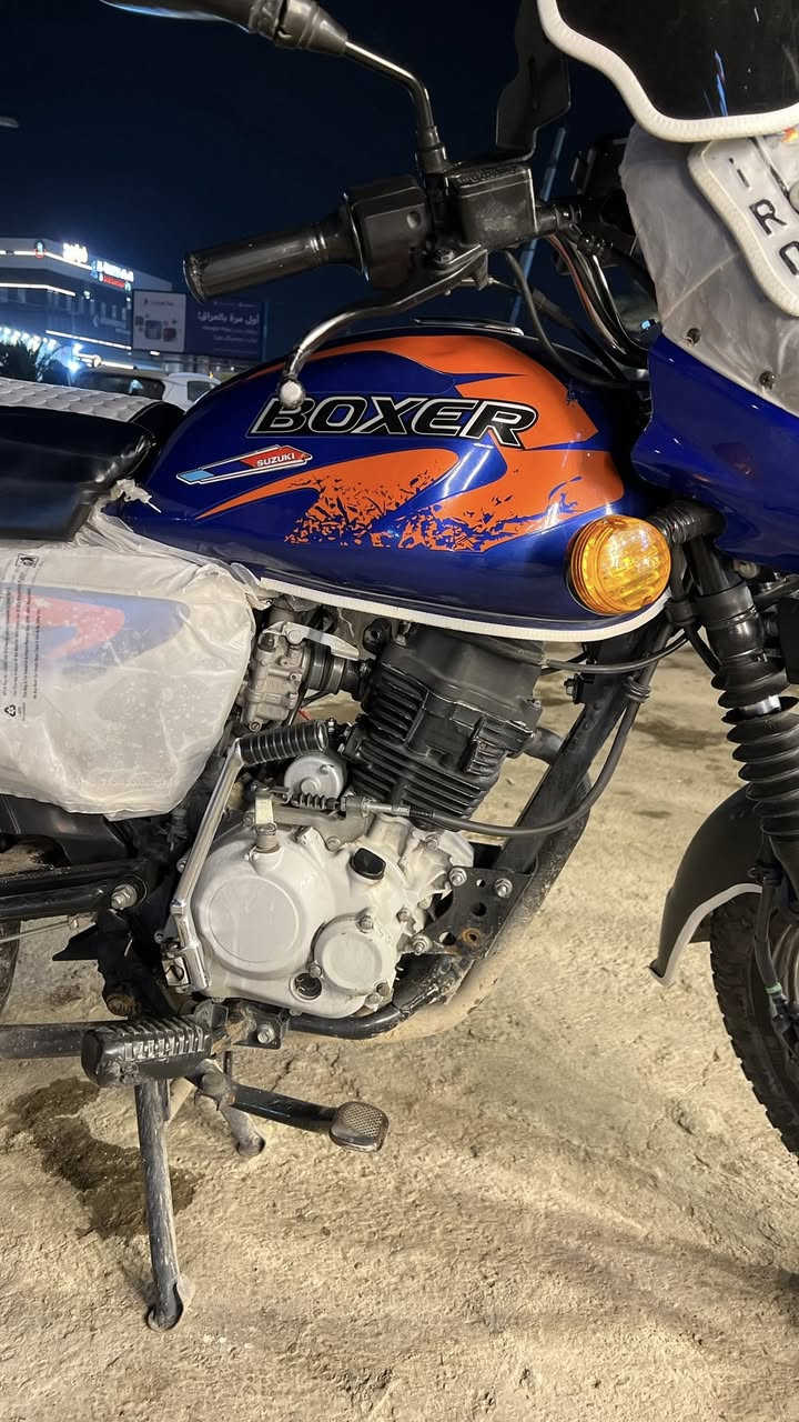 السلام عليكم دراجة بوكسر 
2023🛑
مرقم بغداد تحويل ثاني يوم
الدراجة نضافة 95%
 المكينه تجفيت الشركة
الرقم الهاتف : ***********
ومتواجد واتساب 
🛑العنوان / الغزاليه شارع مدير الأمن
السعر مليونين وتسعمية وبيها مجال
