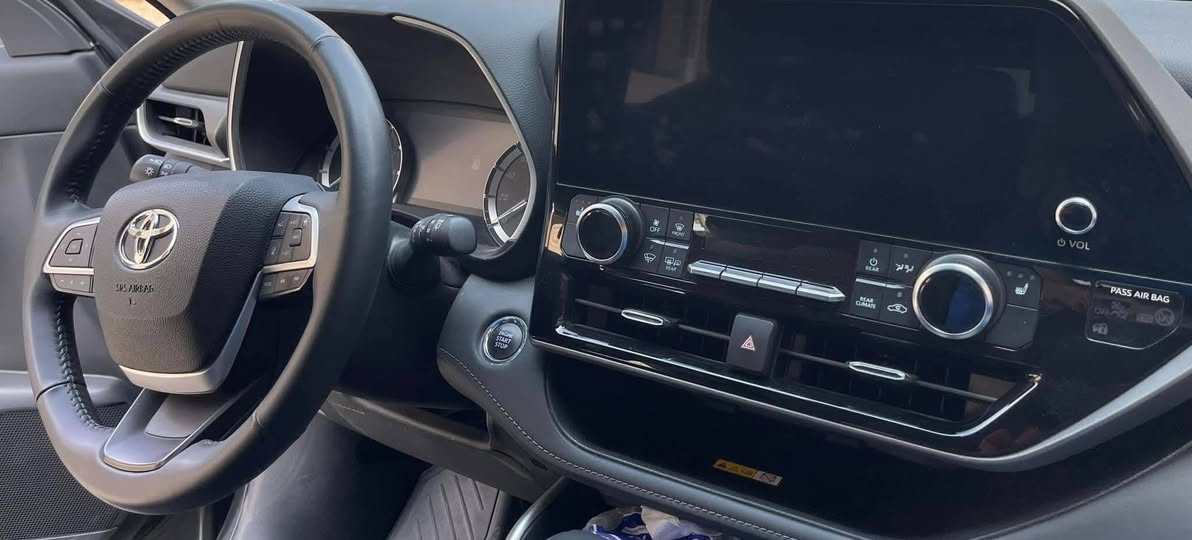 السلام عليكم
هاي لندر مديل ٢٠٢١
٦ سلندر 
ماشية ٥٥ الف 
بيها قطعتين 
السعر النهائي ٢٨٥$
سنوية جديدة بأسمي 
***********
