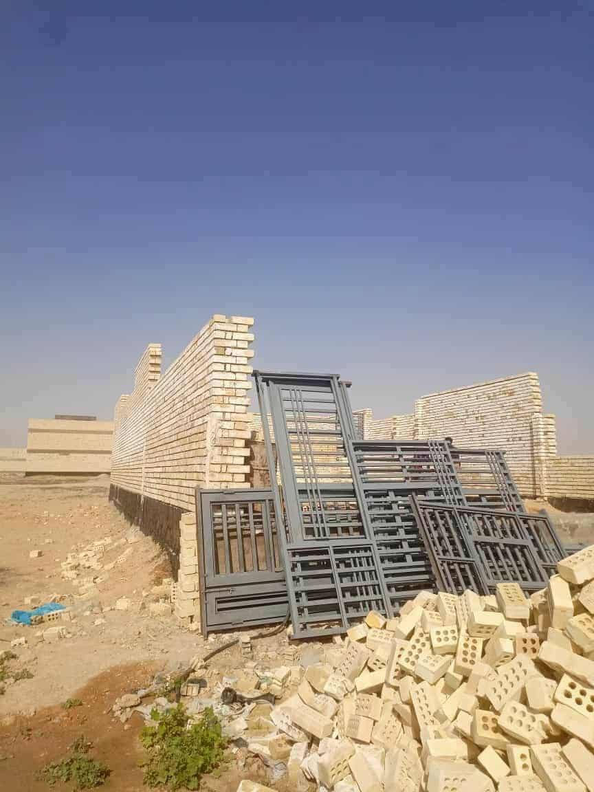 بيتك لازم يكون مميز ( بيت احلامك ) فـ لازم تنطي بيد شركة هندسية صح ✅ و ويانا لا تنتظر تجمع المبلغ كامل حتى تبني بيت أحلامك ⁉️ لان موفريلك البناء بالاقساط تكدر تدفع نص  من المبلغ والمتبقي على مدار 3 سنين🤩خلي أحلامك تصير حقيقة من اليوم!

و بشركتنا نهتم بأدق التفاصيل الهندسية حتى يطلع بيتك او مشروعك باجمل صوره ↗️
ونبلش وياك من مرحلة التخطيط والتصميم الى مرحلة التنفيذ ونسلمك بيت جاهز وبتكاليف مدروسة ✅ وتكون مطلع على كلشي.

تواصل معنا واحنه بخدمتك : - 
 
#تفاصيل_معمارية #فن_البناء #هرم_التميز بيوت مجمعات سكنيه 

مجمعات سكنيه اشتغل 
*********** 
وتساب
