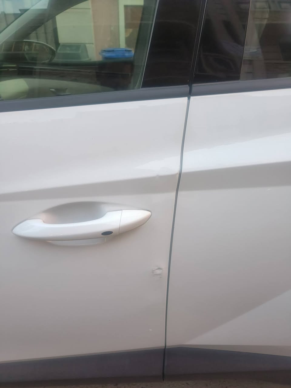 السلام عليكم
توسان 2024 خليجي ماشية 23 الف بيها طختين صغار منزلها مع الصور كير مكينة حدادية مكفولة

حساس امامي خلفي

داخل اليض

كشنات كهرباء

كاميرا

شاحن واير لس

شاشة اصلية 

هندر بصمة

اوتو هولد

بصمة 

السعر222 

مكاني الاعظمية 

***********
