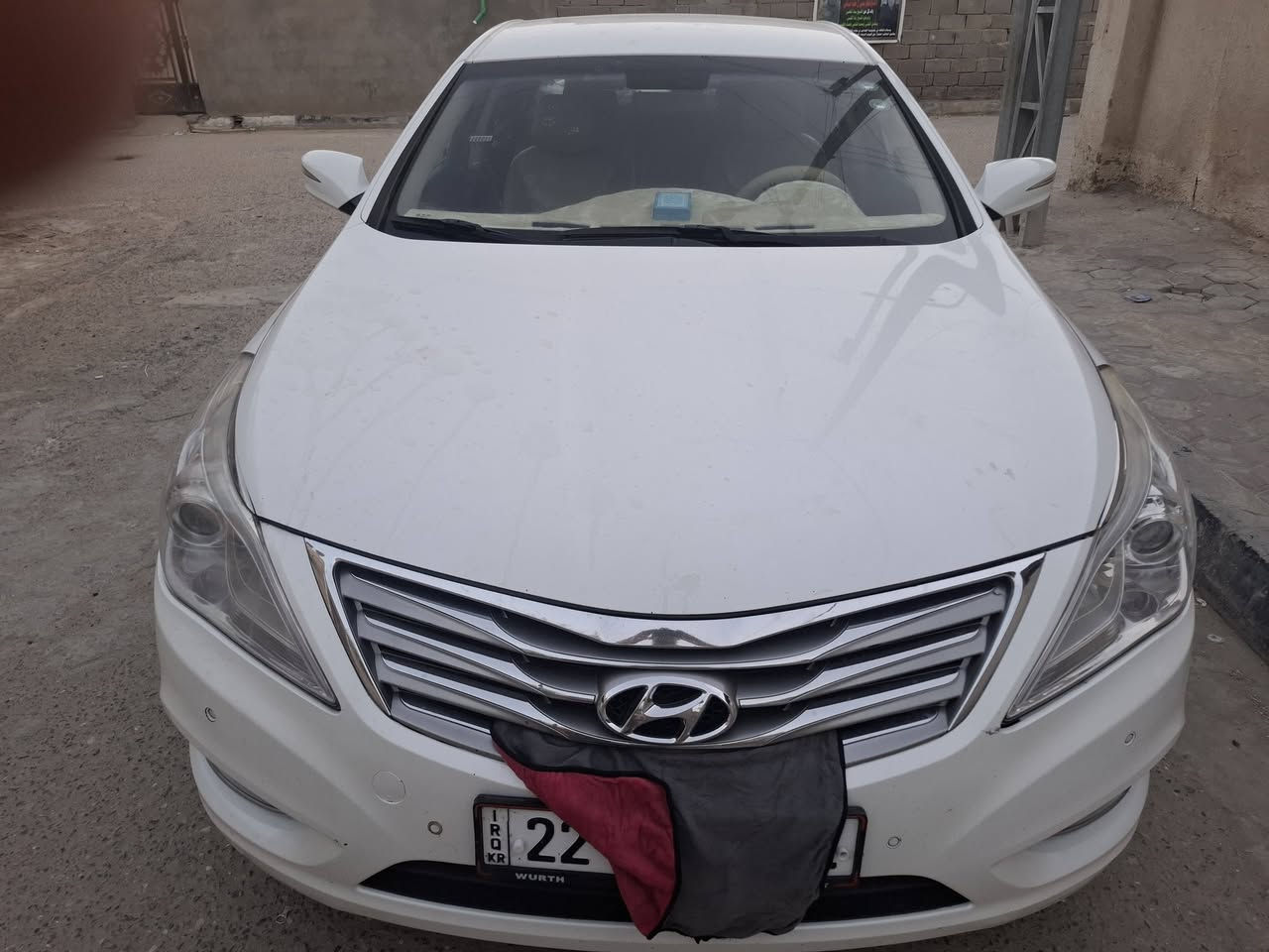 ازيره 13 خليجي
السياره نص فول بدون بانو رامه ولا بصمه 
السياره بيه بارد يم قبق البانزين 
وبيه طخه بل جاملك الأمامي جهة السايق
موضحات بل فديو 
محرك خير من الله حداديه جديده 
دواخل خلوه 
رقم جديد سنويه جديده 
السعر 133 وبيه مجال بصيط 
مكان السياره البصره المعقل 
تلفون ***********
