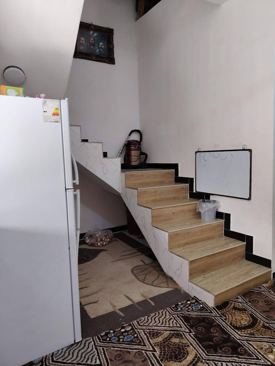 للبيع بيت مساحه 100مربع باب الحاره قرب عماره بيت صبر للاستفسار ***********
***********
