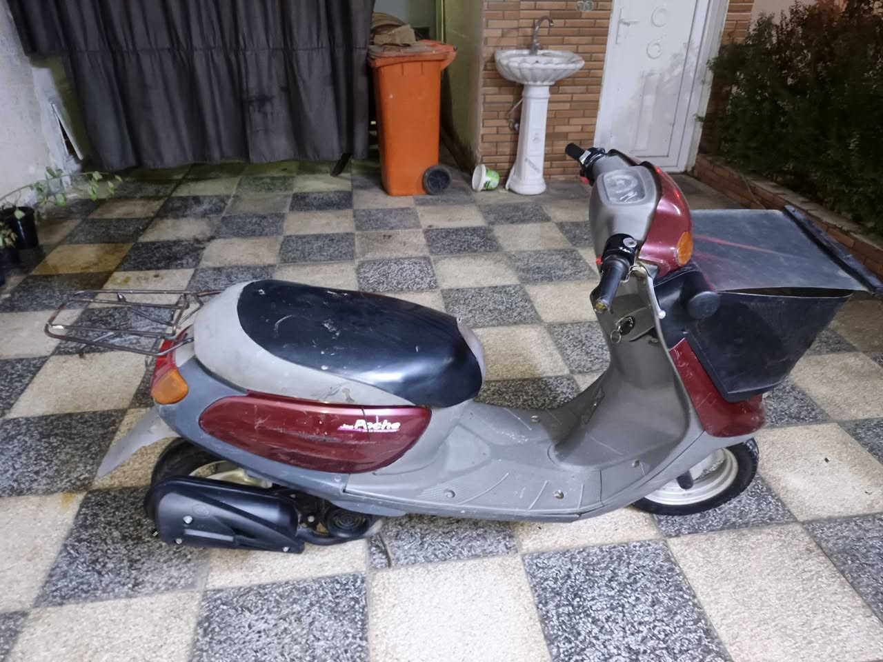 سلام عليكم اخوان عندي دراجه مغولي للبيع نضيفه ما مفتوحه بس مكينته بيه ضعف دراجه شغاله اي نقص ما بيه بس ضعف بل مكينه حلوه دراجه كهربائيات كله شغاله سلف لايت الهورن اشاير كله شغاله سعر ٣٣٠الف او بيه مجال اي شغص يريد يتواصل وياي اما عل صفحه او على رقم*********** بل خدمة
