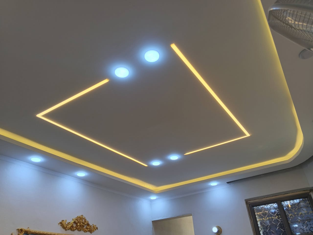 العنوان ديالى بعقوبه🏘
صبغ الدور . كادر متخصص .كافه انواع الاصباغ والديكور🏠  صبغ داخلي وخارجي 
 . ورق جدران .جبس بورد. ديكورات عامه 
  تغليف الجدران (ورق جدران).(سقوف ثانويه) .( زجاجي). (سحبات)..(بديل الخشب والرخام )
مانع رطوبه بجوده عاليه للاسطح 
ديكورات عامه . اسعار مناسبه .
دقه في العمل . سرعه الانجاز . ⚒️⚒️
للتواصل مراسله الصفحه او الاتصال على الرقم التالي
***********
اتصال + واتساب
@إشارة 
#متابعين
