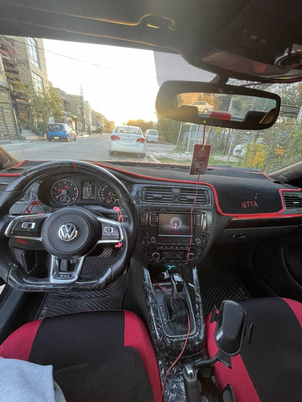 السلام عليكم جيتا 2012 خليجي .. محدثه 2018 GLI داخل وخارج من بكلايت ولايتات ودعاميات وجنطه مال 18 بيه طخه جاملغ خلفي بدون داخل مصبوغ مع الباب توحيد لون وبيه مكانات بارد خفيفه محرك 2000 تنفس طبيعي المرغوب رقم بغداد بسمي للبيع او مراوس السعر 105 وبيه مجال للشراي


**إذا كنت صاحب هذا الإعلان وتريد حذفه لأي سبب، رجاءا أرسل رسالة إلى الدعم الفني**