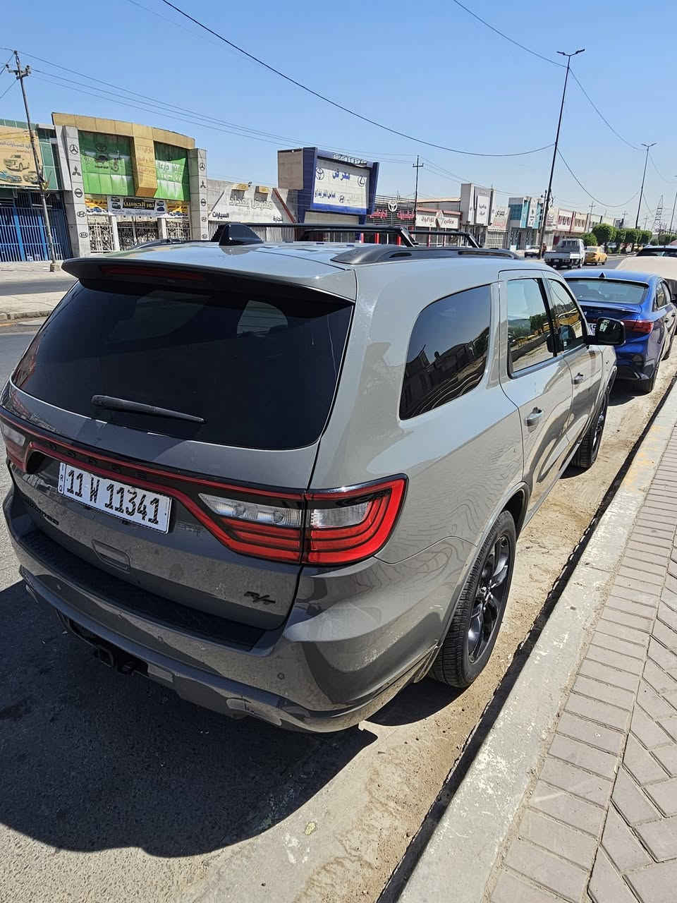 دوج دورنكو 2023 R/T PLUS
السلام عليكم 
دورنكو R/T 2023 بلص فول موصفات 1/1

محرك 8 سلندر 5700
داخل جلد رصاصي
 7 راكب مقاعد منفصله 
فتحة سقف سلايد
لون مميز سمنتي 

رقم بغداد تحويل ثاني يوم 
حادث تبديل بنيد ودعاميه فقط كما موضح بصور

مكان السياره مدينة الصدر 

السعر 300 ورقه وبيها مجال 

للأستفسار / ***********
