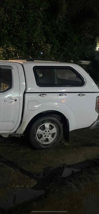 بوكس نيفاره مستعمل قليل  سعر 450 الف مكان ديالي رقم تلفون:07701902264