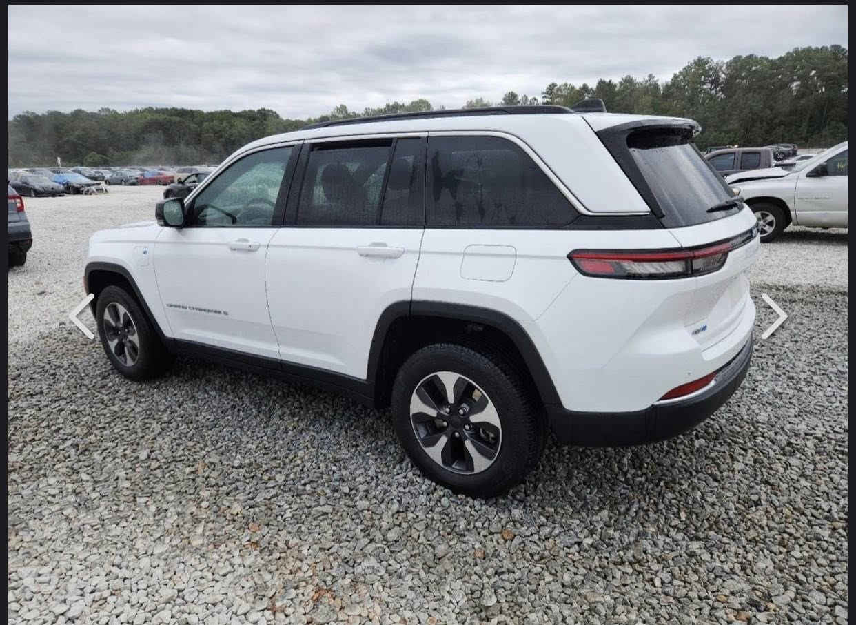 2024 JEEP GRAND CHEROKEE, LIMITED 4XE
بدون صبغ 
ماشي 67  Mi
سعر 335$$
***********
