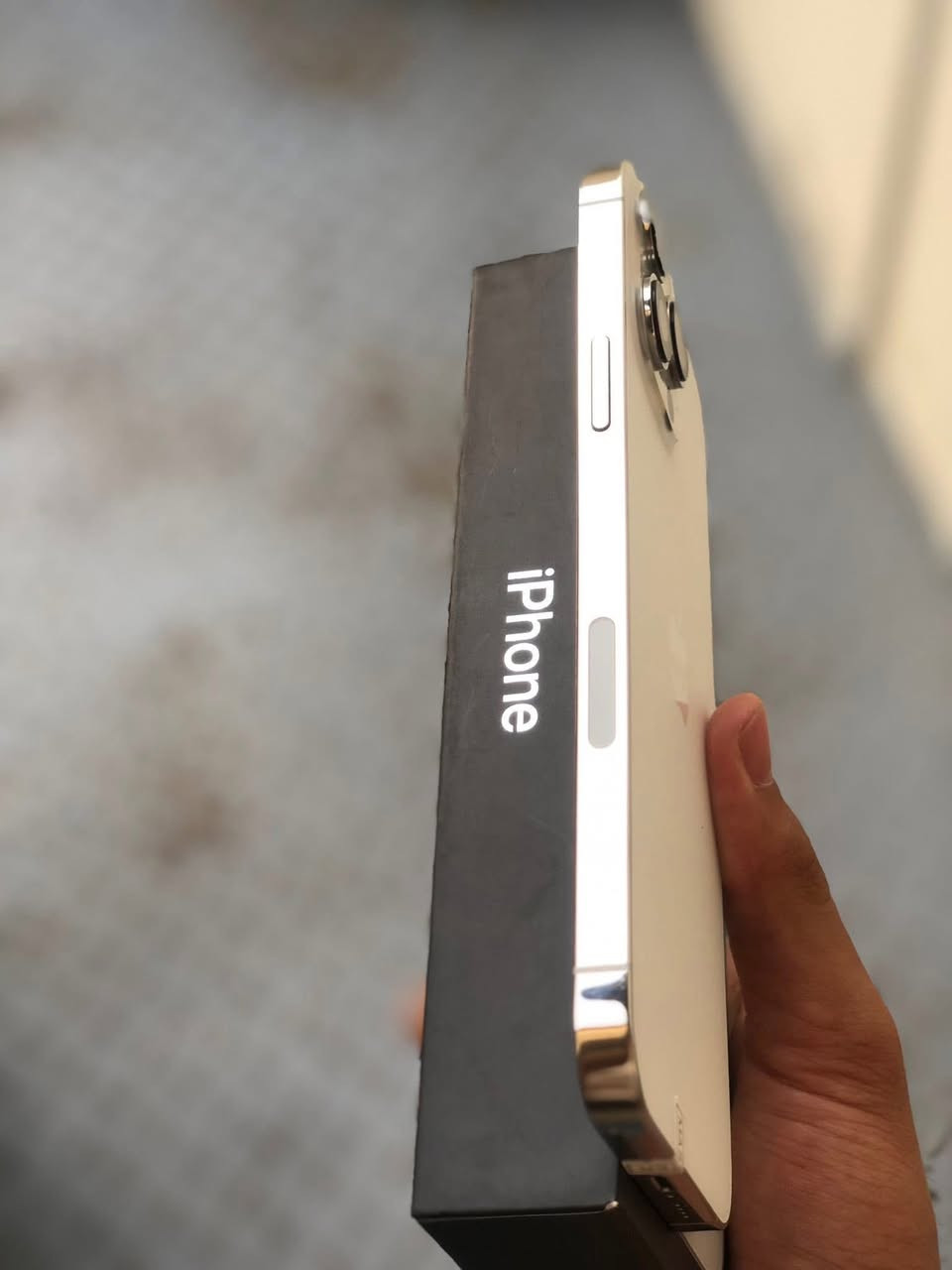 13بروماكس ذاكره 128 بطاريه 93 جهاز كفاله عامه اشعار قطعه اصليه من ابل. وتربروف بعده علوضع الشركه  نظافته 100/100 بعده جديد مع ضمان عنواني بغداد العطيفيه سعره (550) قفل بدون اي عمله. للتواصل علرقم ***********
