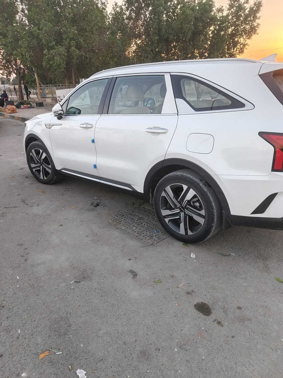 سلام عليكم
سورنتو 2023 وارد خليجي مكفولة كفاله عامة ما عدا الباب الي عكس السايق بيها خسفه حك شبر ماشية 72 كم  بأسمي شخصيا رقم بغداد سياره كلش حلوه ونضيفة مكانها بغداد المحمودية ب285 
*********** 
***********
