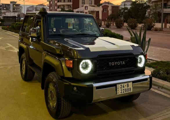 تۆیۆتا لاندکروز 2024 LX 76 Hardtop : واردى خه‌لیجی
گير :ئوتوماتيك
ڕەنگی دەرەوە: ڕەش 
ڕەنگی ناوەوە: ساجی\قەیسی
جۆری بزوێنەر: V6 شەش پستۆن
 قەبارەی بزوێنەر: 4.0 لیتر
ڕۆیشتن:تەنها 6  هەزار کیلۆمەتر
کوشن جلد

سعر : لە کۆمێنت داوای بکە ڕاستەوخۆ بۆت دێت 🤖 

تەبریدی مەرکەزی
شاشە گەورە
سەلاجە
سیستەمی ABS
ئێرباگ
دەبڵ ئەکسل و دیف ڵۆک

ژمارەی خاوەنەکەی 
***********
