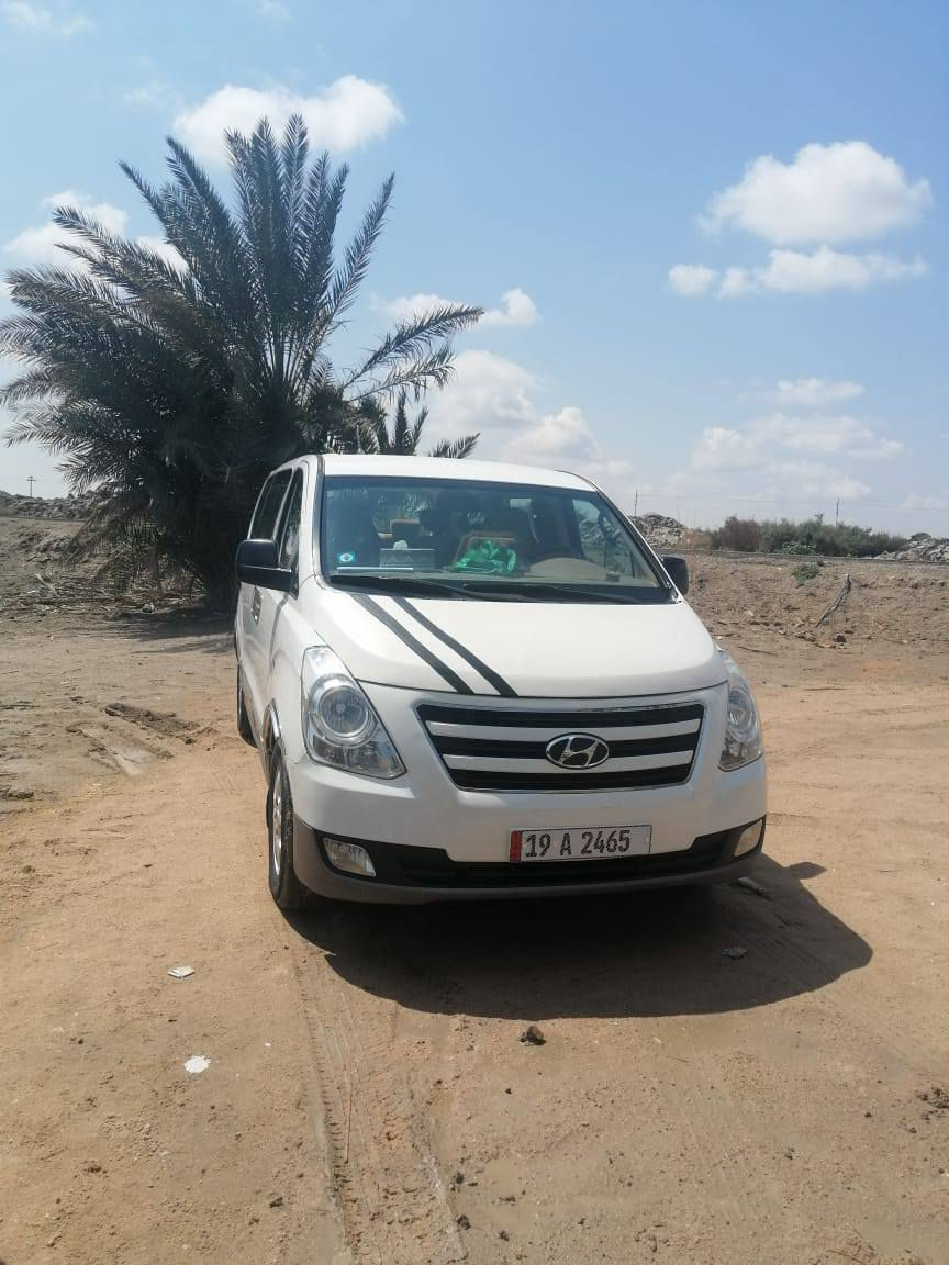 السلام عليكم استاركس موديل 2013مفتوح ومحور جديد مكينه 7سورنتو كير وتماتيك 
سياره كفاله ماعدا الجاملق امامي سياره جاهزه تخم تاير حداديه سفريات جاهزه تبريد رقم كربلاء نكليزي بسمي مداور ثاني يوم السعر 168وبيه مجال رقم *********** مكان ناصرية سوك الشيوخ
