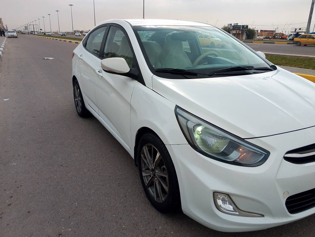 السلام عليكم بيع فقط هونداي اكسنت مديل 2015 بصره محرك 1600 كفاله من الضربه السياره سعوديه بيه مكان رش جماليه قليله بدون ضربه شواصي لغدود دواخل تكم قماره كفاله محرك وكير هسه شادهم جديد السعر 62العنوان البصره حمدان *********** بيه ملاحضه أتصل وفهمك بيها واني خادم البصرة, العراق
