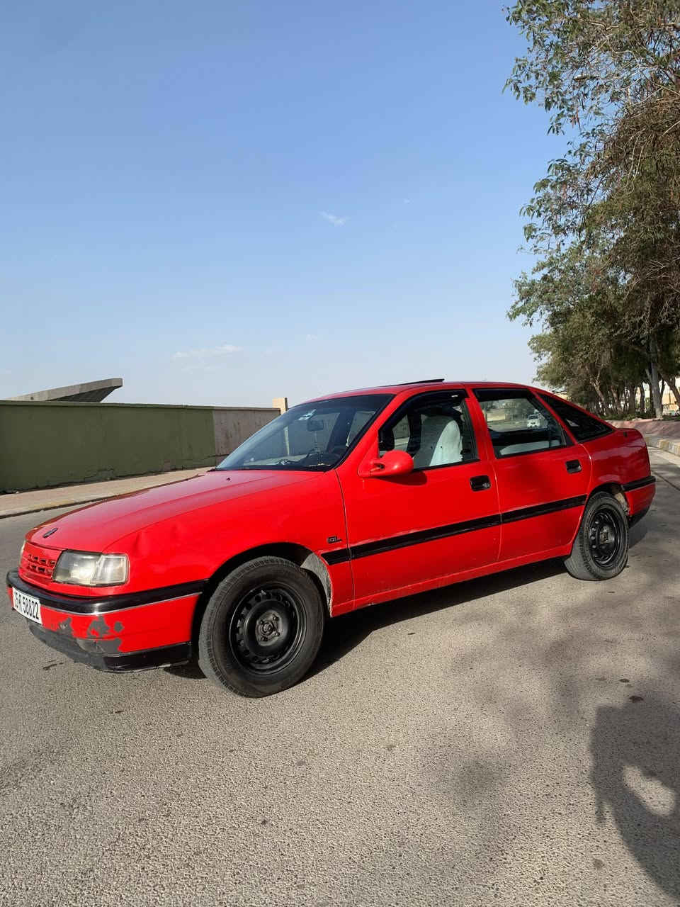 السلام عليكم للبيع اوبل فكترا موديل 1991 هزه ورقم جديدة مكينه16 تخم تاير جديد صدر كله جديد مكينه لاصرف ولا بخار شرط سياره جاهزه من كلشي الف متصرف عليها بطاقه بانزين  بيها سياره مال بيت ممتعوبه ابد  سعرها 38 وبيها مجال للشراي رقم *********** شراي اتصل
