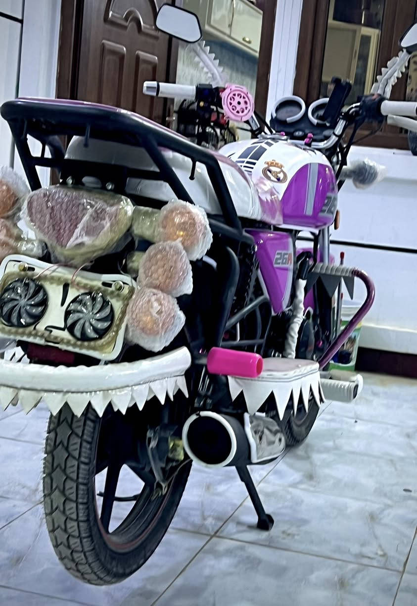 دايوان موديل 23 دراجه نضيفه نظافه فول ومجبزه 
دراجه اي نقص مابيها أورق كامله سحب مو اصولي 
اسبانه ما ممدود عليها 
مكينه 150 
مكاني ديالى شهربان 
منطقه سريحه 
والشراي بي خير ويدلل 
الاستفسار ***********
