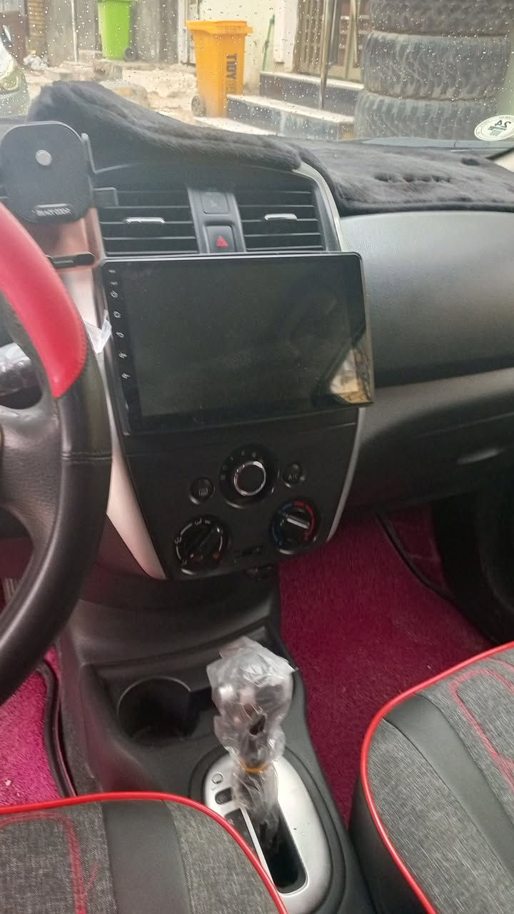 السلام عليكم نيسان فيرسا 2016وارد امريكي جاملغ وبنيد بدون دواخل بدون رباك السياره جاهزه مكينه گير حداديه تبريد كله جديد تخم تاير جديد السنويه لل 30 تحويل ثانب يوم السعر 90 وبيها مجال للتواصل ع رقم ***********
