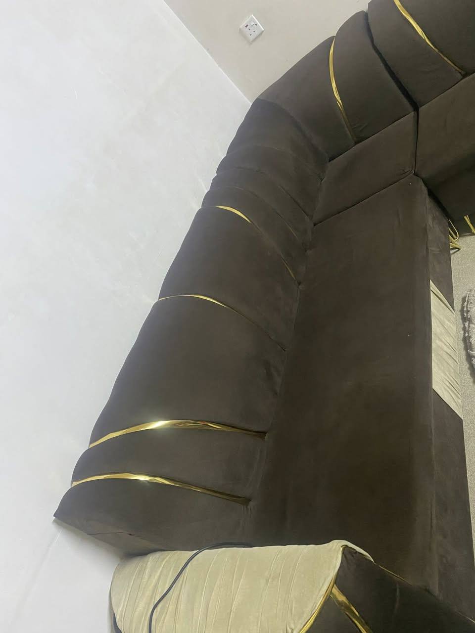 ديوان نظيف للبيع ويرهم مراوس ٢٤٠ وبي مجال


**إذا كنت صاحب هذا الإعلان وتريد حذفه لأي سبب، رجاءا أرسل رسالة إلى الدعم الفني**