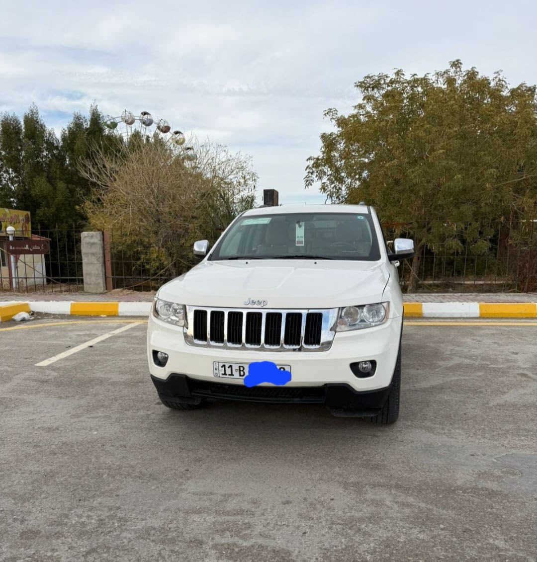 للبيع ……
جيب لاريدو 
وارد امريكي 
موديل 2021 
داخله كلين سيارة جديدة محرك بدلته مال كصه قبل اسبوع صدر جديد بدلته خلفي وامامي لايت زنون اصلي 
بيها باب صبغ وشويه جوة التريايش مال البوب مو دعم مجرد شخوط 
السعر ١٦٨ وبيه مجال 
رقم بغداد انكليزي بأسمي

***********
اتصال فقط
