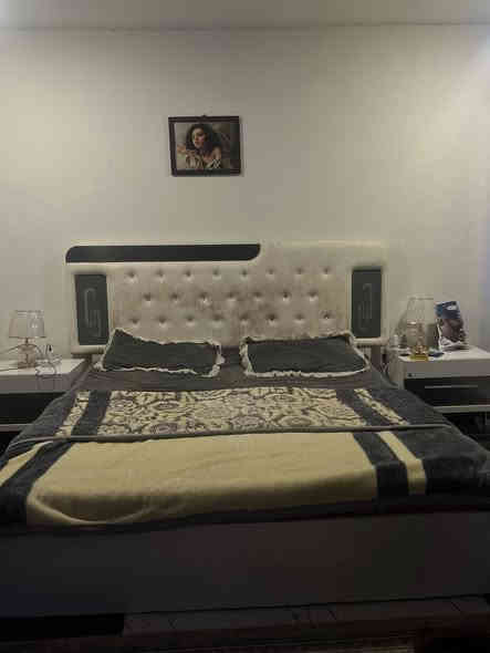 غرفه نوم مستعمله ٦ قطع  سعر ٤٥٠ وبيها مجال قليل  مكاني البصره *********** واتس .
