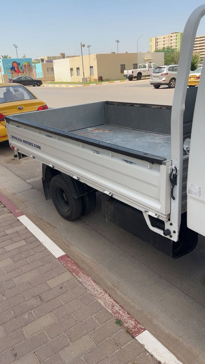 السلام عليكم
كيا ام عيون مديل 2000

السياره كفاله بلاد تجي تشوف وتگلب براحتك

سياره گير اوتماتيك
محرك 3000 مفتوح

گير محرك كفاله 
سياره 7 جنكال
السياره خير من الله 

السعر 85 وبيه مجال 

للاستفسار ***********

مكان السياره بغداد بسماية
