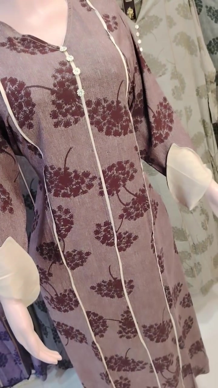 🌸 دشداشة كشمير نسائية (موديل كلوش ناعم)
​الأناقة والراحة بقطعة واحدة! ✨
​لكل وحدة تدور على اللبس المريح والراقي للبيت، جبنالكم هالموديل المميز:
​القماش: كشمير درجة أولى، بارد وخفيف على الجسم، مثالي للأجواء الصيفية.
​التصميم: فصال كلوش مريح، مخرّز بنعومة من الصدر ويا خطوط طولية تنطي رشاقة وجاذبية للجسم.
​الألوان: نقشة كلاسيكية ناعمة بألوان دافية ومميزة تناسب ذوقج.
​🛒 للحجز والاستفسار:
راسلونا على الخاص (الدايركت) مع إرسال القياس المطلوب.
تتوفر خدمة التوصيل لكافة محافظات العراق 🚗


**إذا كنت صاحب هذا الإعلان وتريد حذفه لأي سبب، رجاءا أرسل رسالة إلى الدعم الفني**