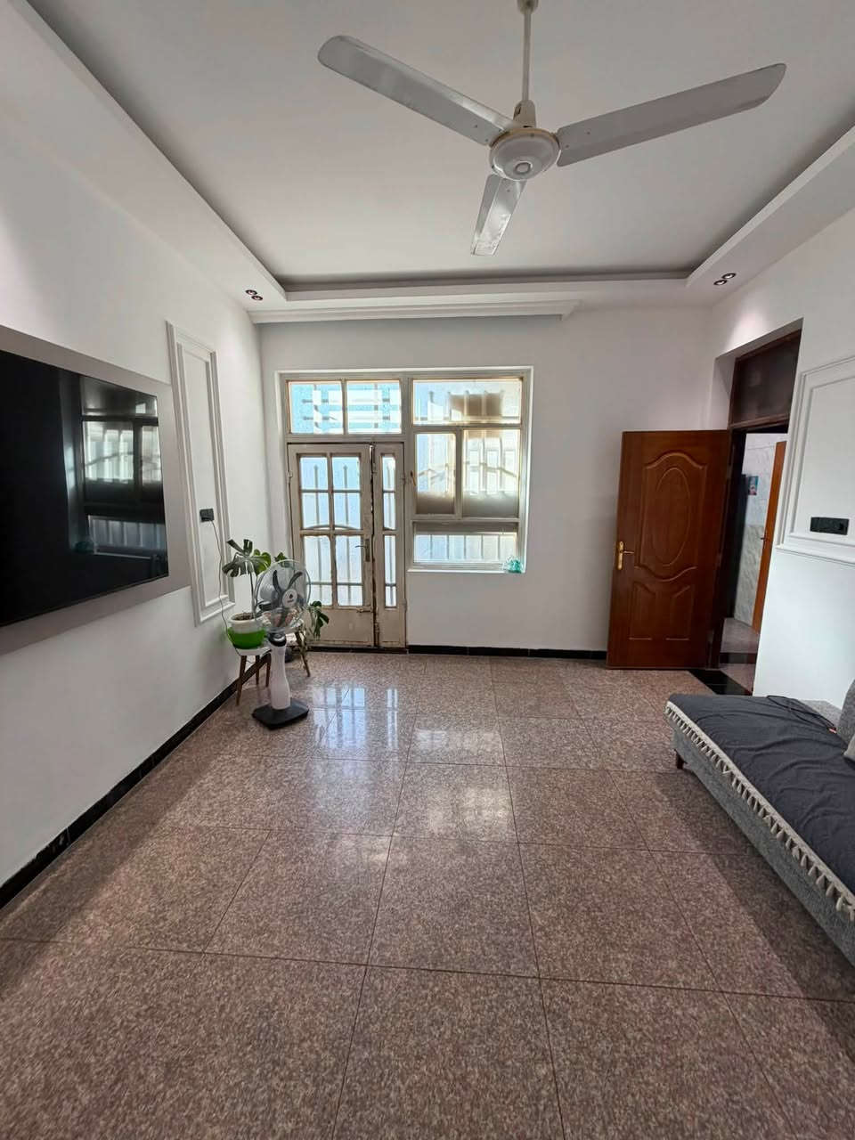 🏡/ دار للبيع المساحة ١٠٠ م ركن طابو زراعي سند ٢٥ 

                  الواجهة ١٠ م / النزال ١٠ م

🧱/ بناء نظيف جداً 

الطابق الاول / مطبخ. هول . استقبال . غرفة نوم . مجمع صحيات داخلية وخارجية 

الطابق الثاني/ غرفتين نوم . هول . مجمع صحيات 

🌏الموقع / حلة شارع ٨٠ خلف سكلة العلم قرب حي القضاة 

لمعرفة السعر مراسلة الصفحة 

⭕️ نستقبل جميع العروض التجارية والسكنية والزراعية في جميع مناطق الحلة 

مكتب بشار للعقار والمقاولات شارع ٦٠ بداية شارع الحسينية 

***********

***********

