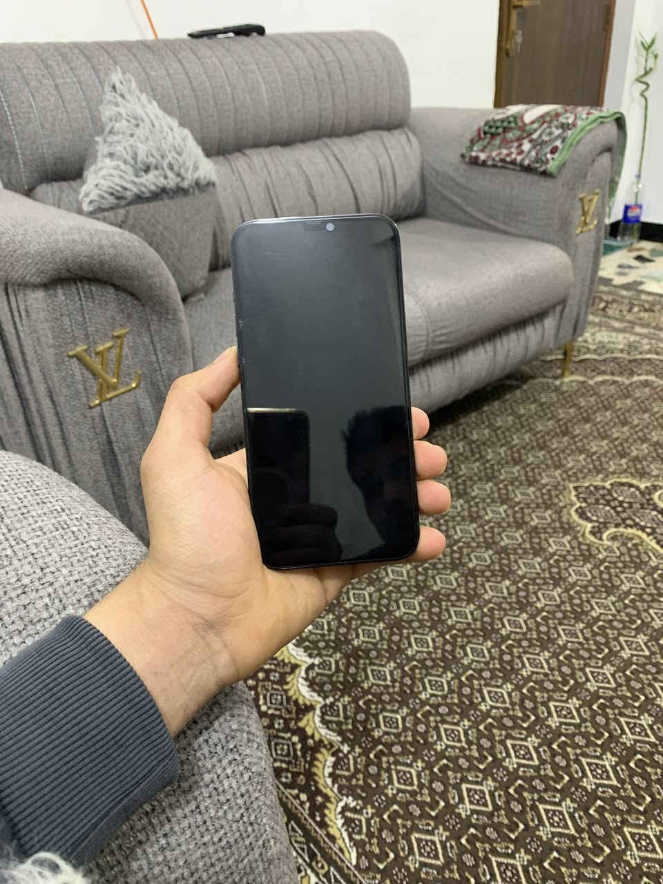 سلام عليكم للبيع ايفون 12 برو ماكس الجهاز وتر مكفول اي قطعه ممبدل بي بطاريه 95 لامبدله ولا مرفوعه تروح تفحصه ب اي مكان يعجبك شاشه بلاديه مكاني بغداد يعجبك اتصل ع رقمي ***********
