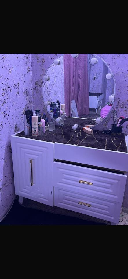 غرفه نوم تروكي قليل استخدام داخل صوميات عراقيه الداخل مال الجربايه 700 ألف وبيها مجال ***********
