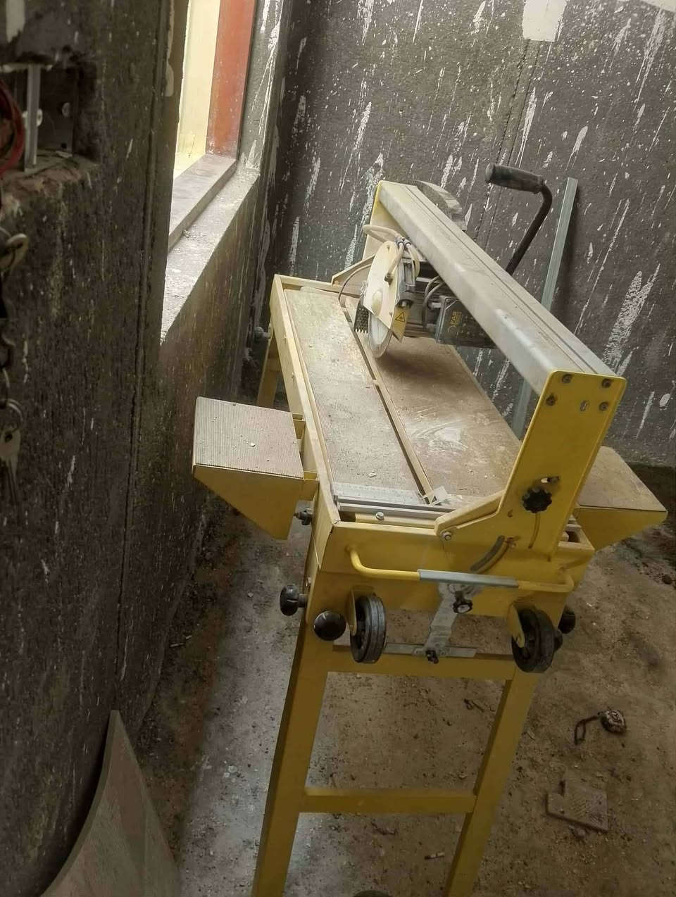 سلام عليكم ماكنه كص سيراميك ومرمر واكرانيت للبيع مكاني الناصريه ***********
